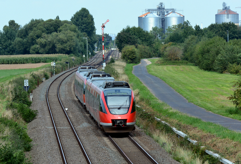 644 044 RE22 nach Köln bei Derkum - 20.08.2015