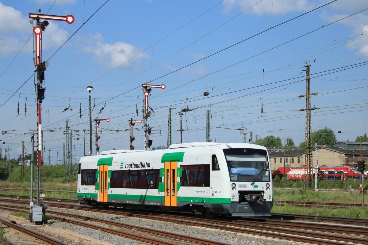 650 154 (VT54) verlässt als 81114 Zwickau - Plauen Zwickau Hbf, 26.05.2014.