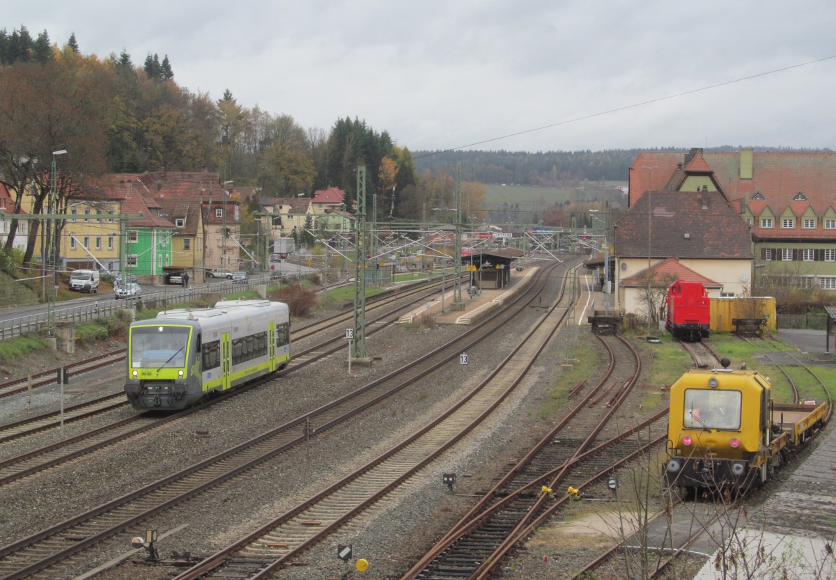 650 714-8 von Agilis durchfhrt am 06. November 2013 den Bahnhof Kronach in Richtung Lichtenfels.