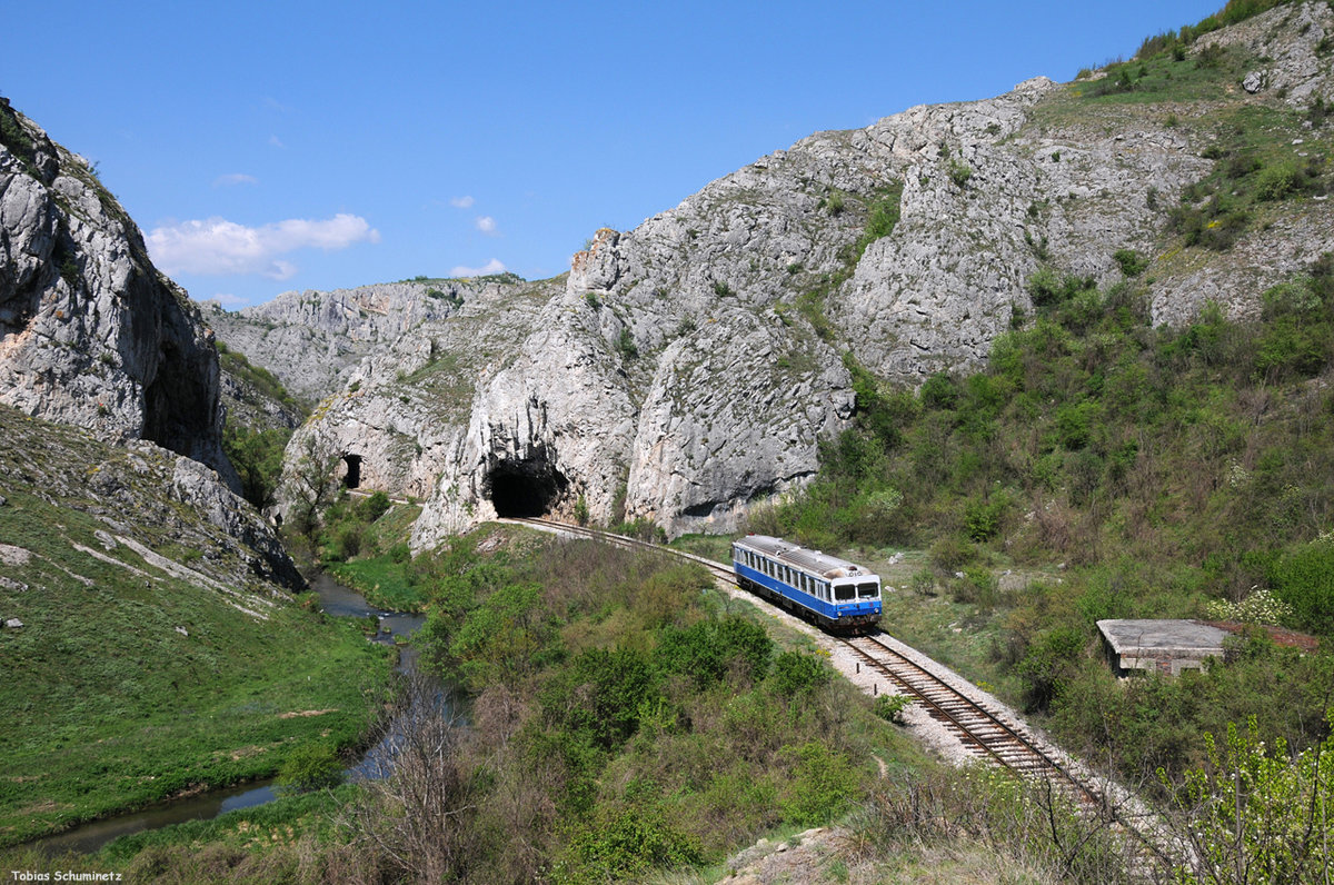 710 004 als PT2744 am 12.04.2016 bei Nisevac