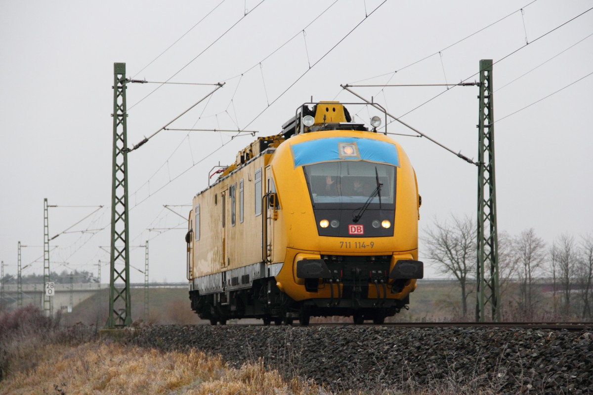 711 114-9 DB bei Reundorf am 09.12.2014.