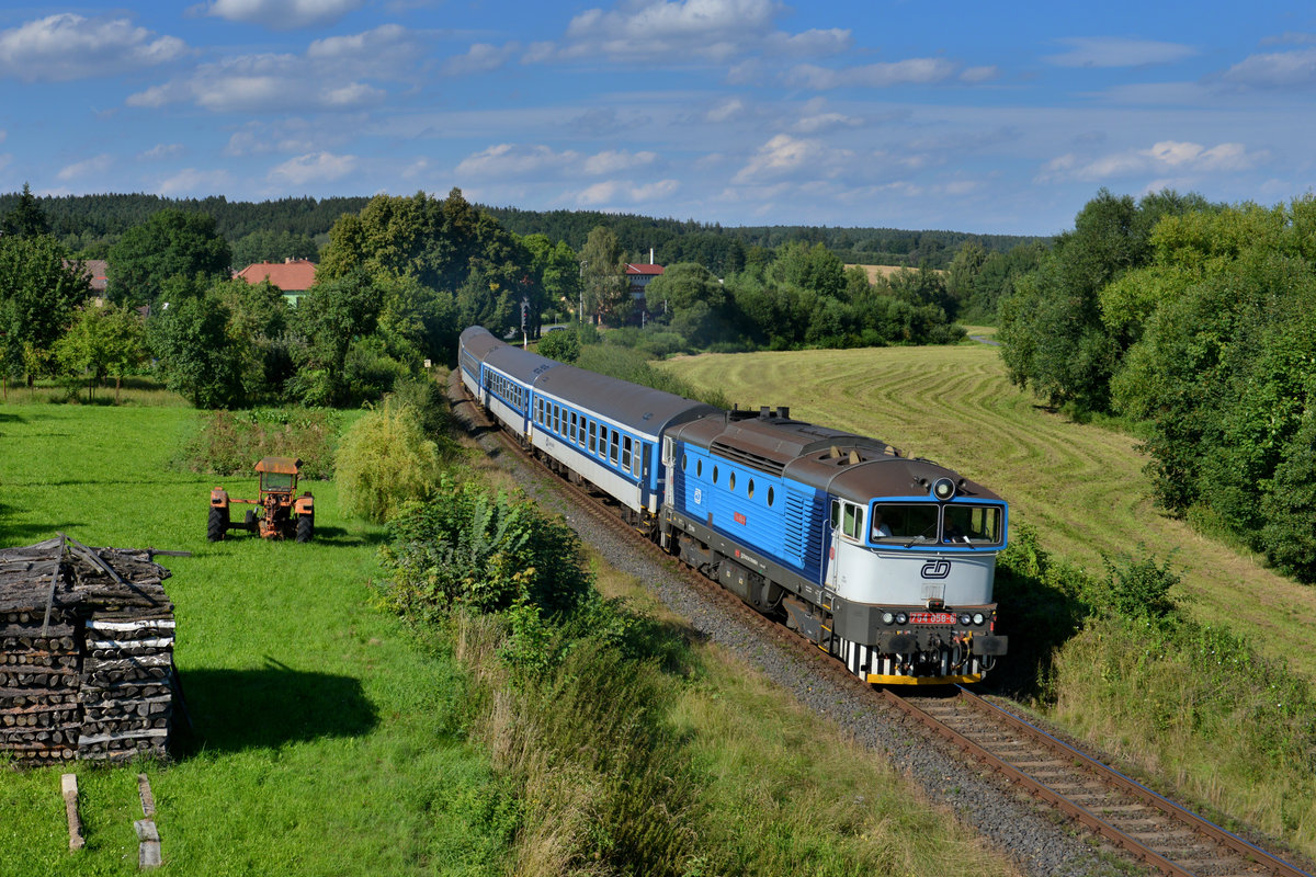 754 058 mit Os 7414 am 16.08.2016 bei Blizejov. 