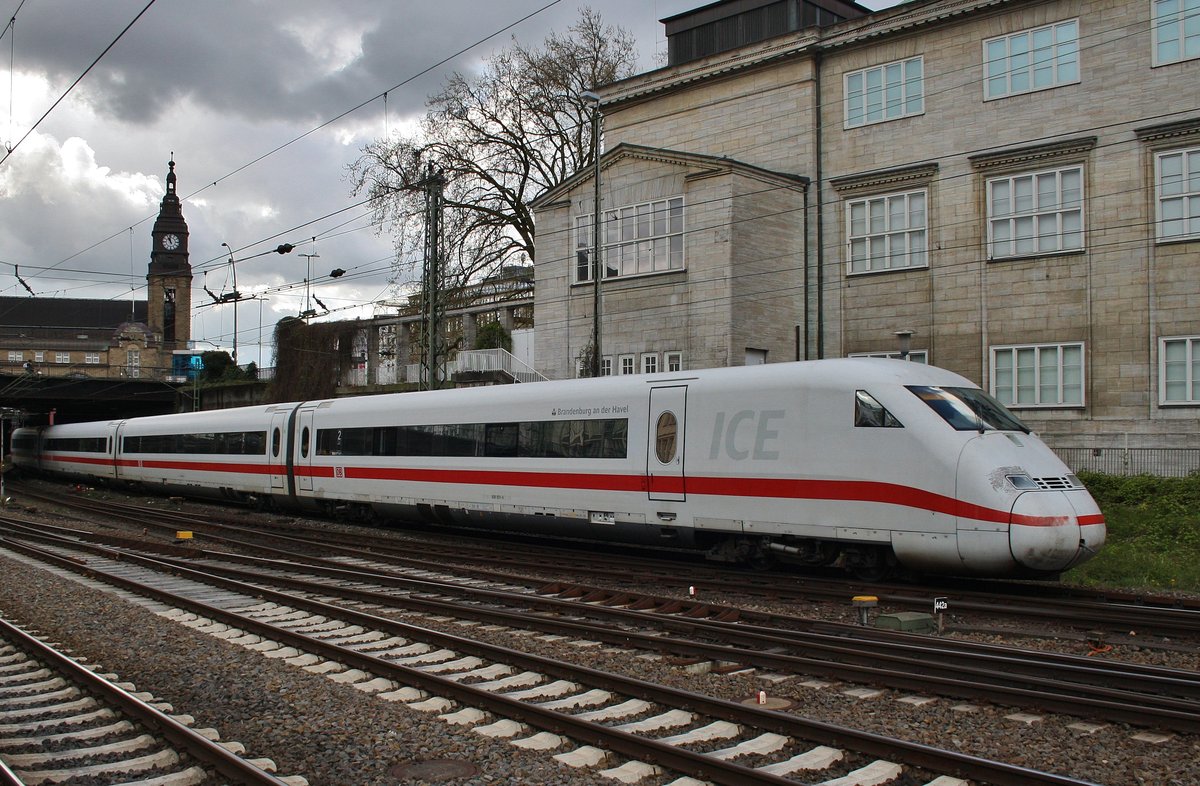 808 031-9  Brandenburg an der Havel  fährt am 26.4.2017 als ICE587 von Hamburg-Altona nach München Hauptbahnhof in den Hamburger Hauptbahnhof ein.