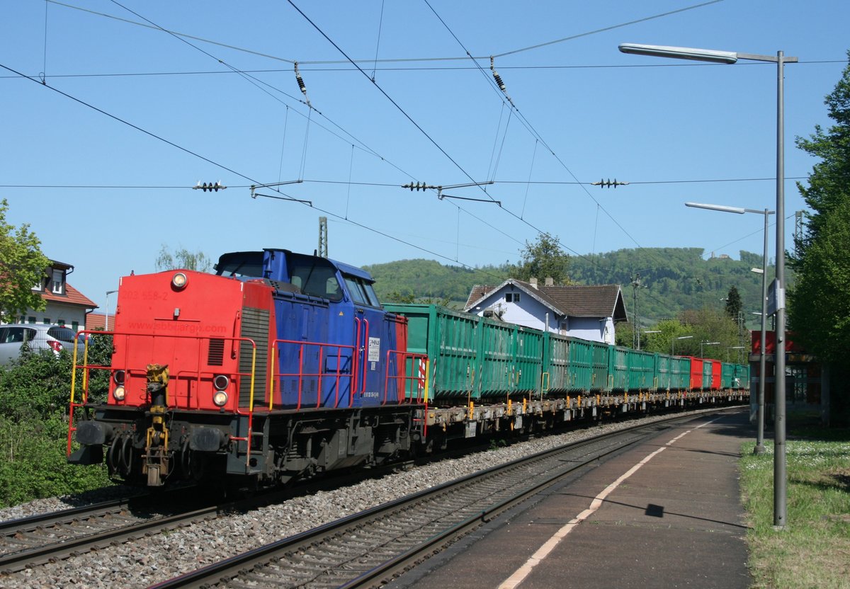 92 80 1203 126-8 (ex 202 558-3) mit DGZ 91208 (Rhenus Rail, Freiburg Gbf–Heitersheim) am 24.04.2015 in Schallstadt