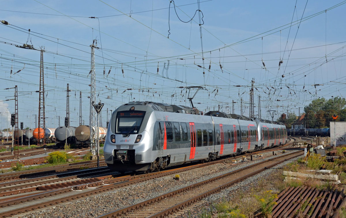 9442 102 der Abellio führte am 01.09.18 den RE von Leipzig nach Saalfeld(S) an. Hier passieren die beiden Hamster Großkorbetha Richtung Weißenfels.