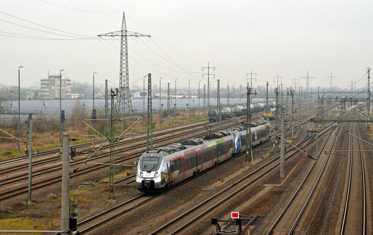 9442 112 verlässt zusammen mit 9442 103 am 02.12.17 den Bahnhof Bitterfeld. Seit dem Fahrplanwechsel verkehren 1442er der DB als S8 nach Halle(S).