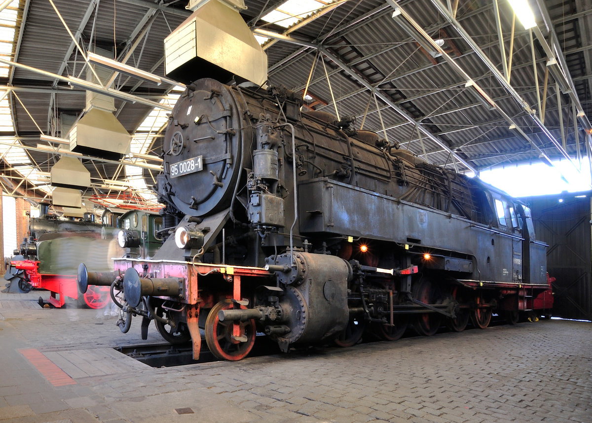 95 0028 im Rundhaus des Eisenbahnmuseum Bochumam abgestellt, 15.10.2017 
