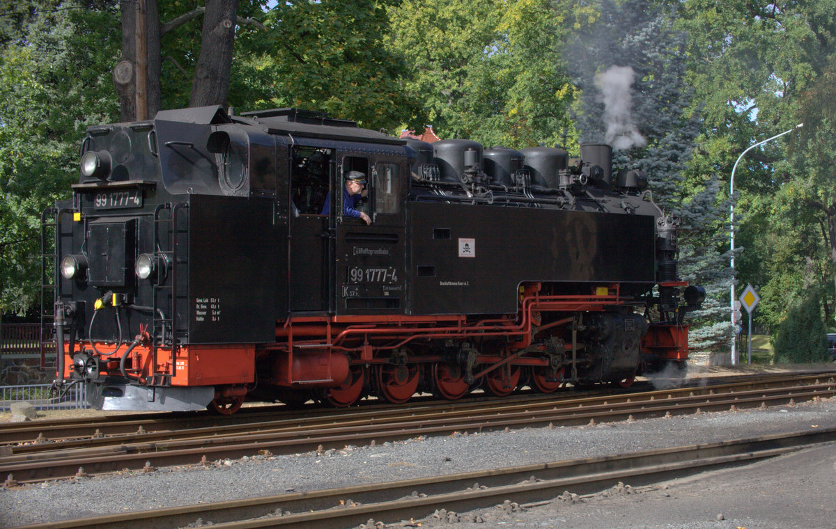 99 1777-4 rangiert in Radeburg.29.09.2016 11:15 Uhr.