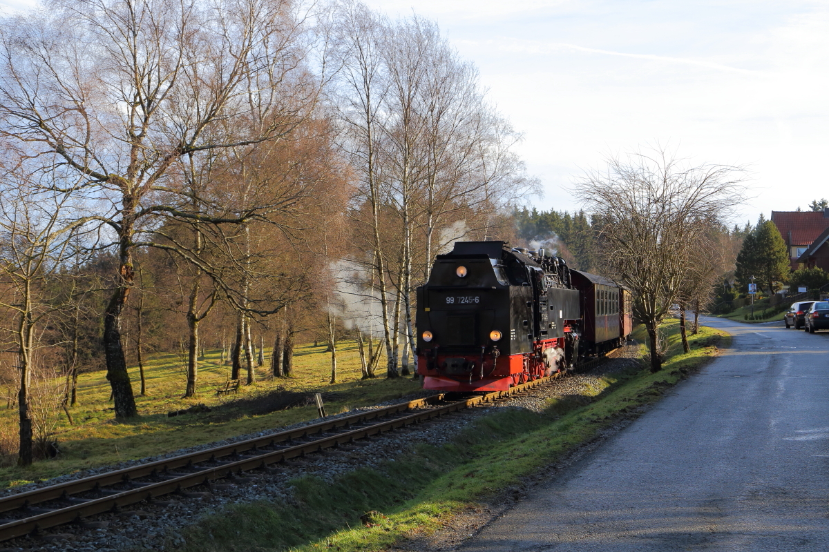 99 7245 mit P8920 (Nordhausen Nord-Brocken) am 06.02.2016 kurz vor Erreichen des Haltepunktes Sorge. (Bild 3)