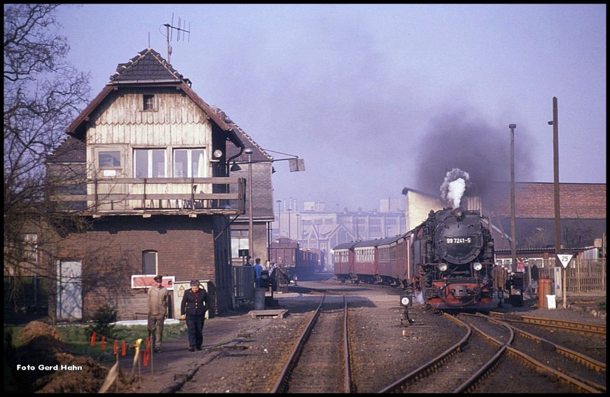 997241 rangiert am 17.3.1990 in Höhe des Stellwerks in Nordhausen Nord.