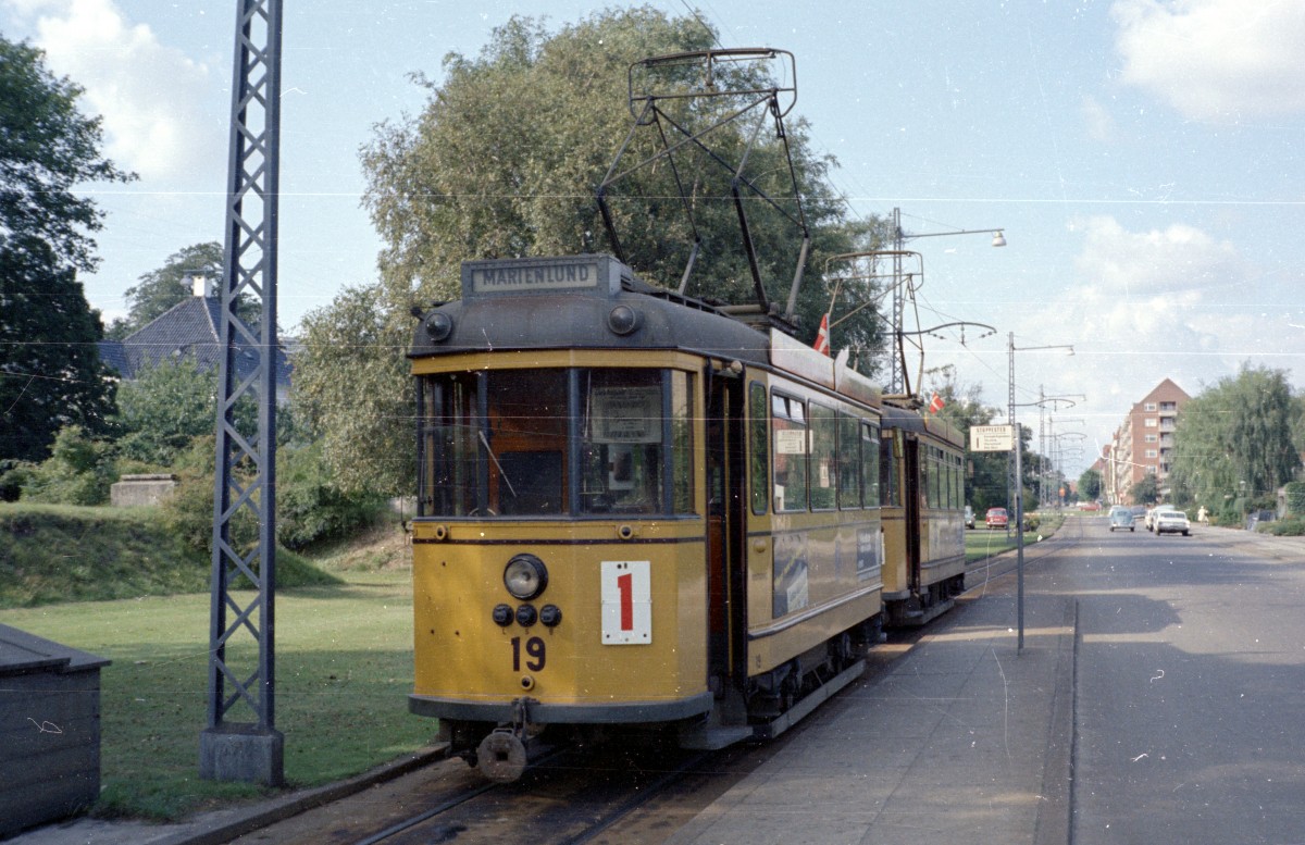 Aarhus Århus Sporveje SL 1 (Tw 19) Dalgas Avenue am 9. September 1967. - Scan von einem Farbnegativ. Film: Kodacolor X. Kamera: Konica EE-matic.