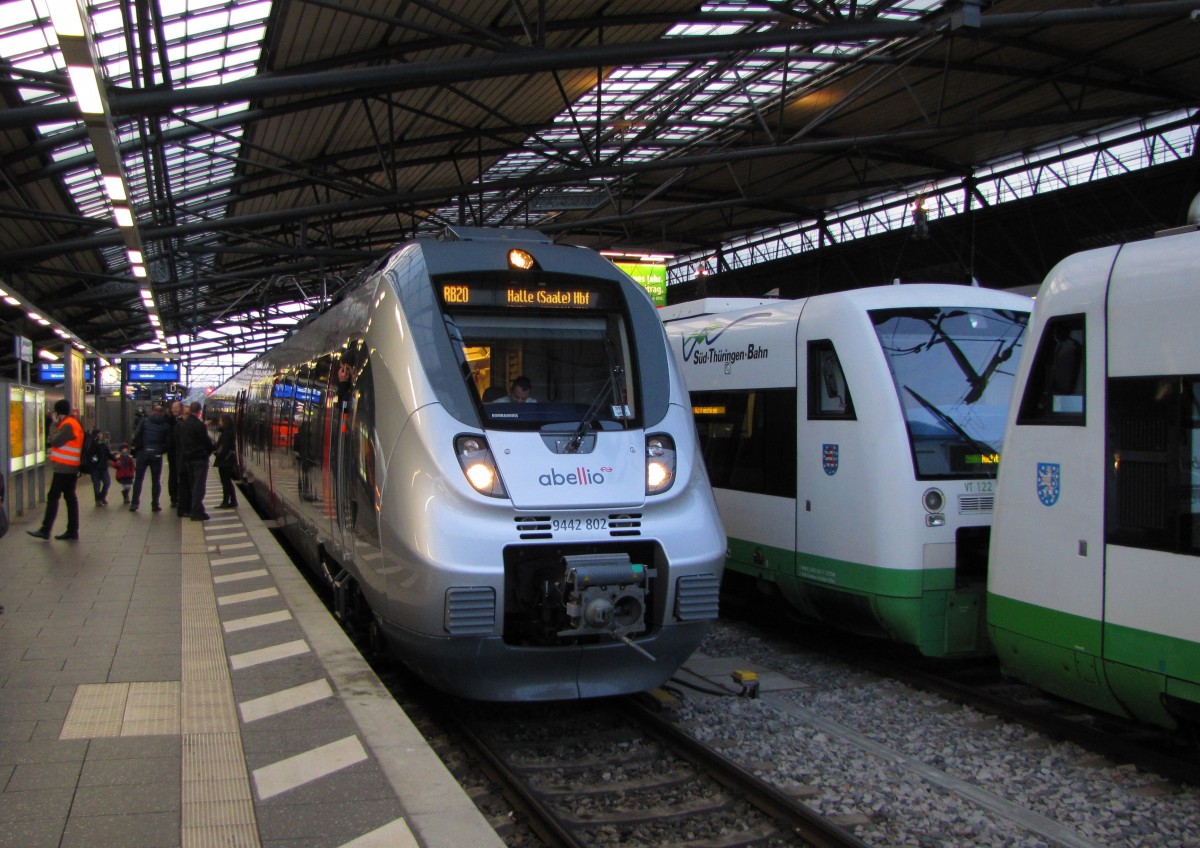 abellio 9442 802 war bereits am 12.12.2015 ab Erfurt Hbf als RB 16327 (Eisenach - Halle (S) Hbf) unterwegs. Von Eisenach bis Erfurt Hbf fuhr noch DB Regio mit by-Wagen und BR 182.
