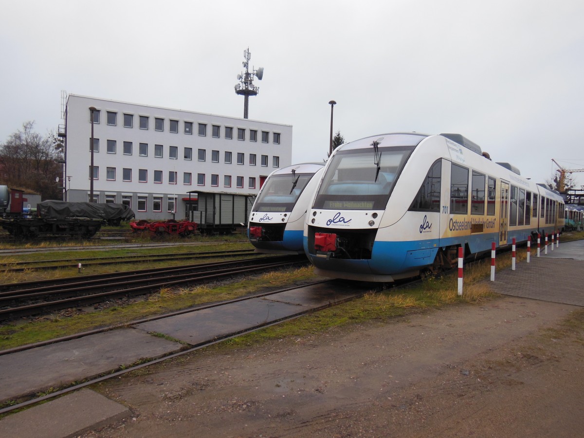 Abgestellte Fahrzeuge der EX OLA Schwerin am 15.12.2013 im Eisenbahn und Technikmuseum Schwerin 