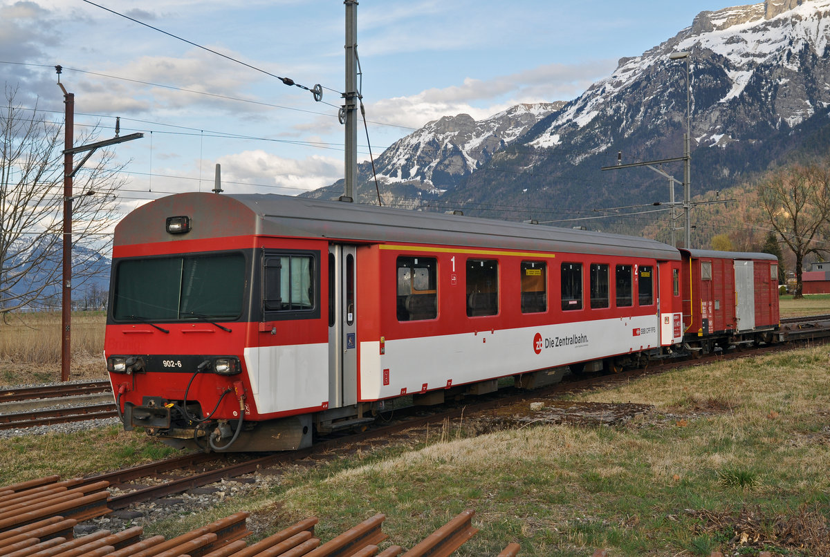 ABt 902-6 der Zentralbahn ist Ausgemustert und steht auf einem Abstellgleis beim Bahnhof Interlaken Ost. Die Aufnahme stammt vom 30.03.2016.