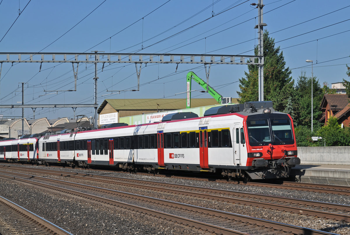 ABt NPZ Domino, auf der S23, fährt beim Bahnhof Rothrist ein. Die Aufnahme stammt vom 25.08.2016.