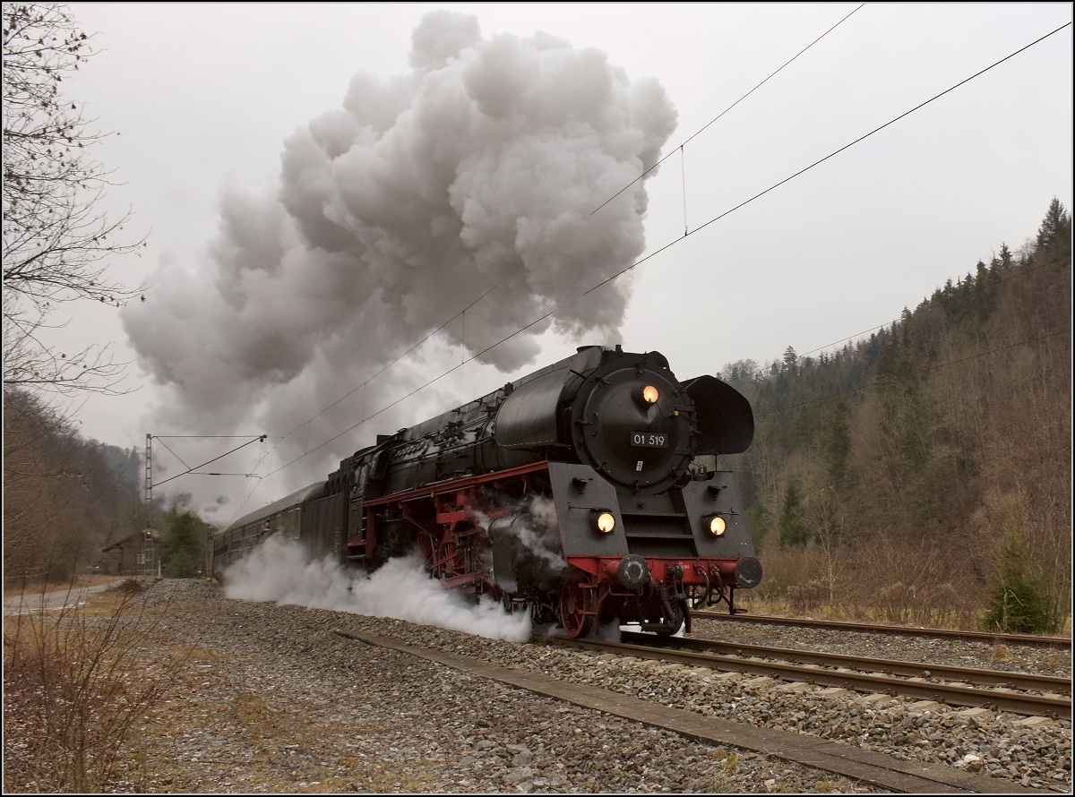 Adventsfahrt der EFZ mit 01 519. Talhausen, Dezember 2018.