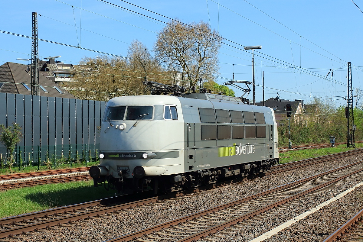 Als Lz durchfährt 103 222 von Railabventure am 18.04.2018 den Bahnhof Hilden