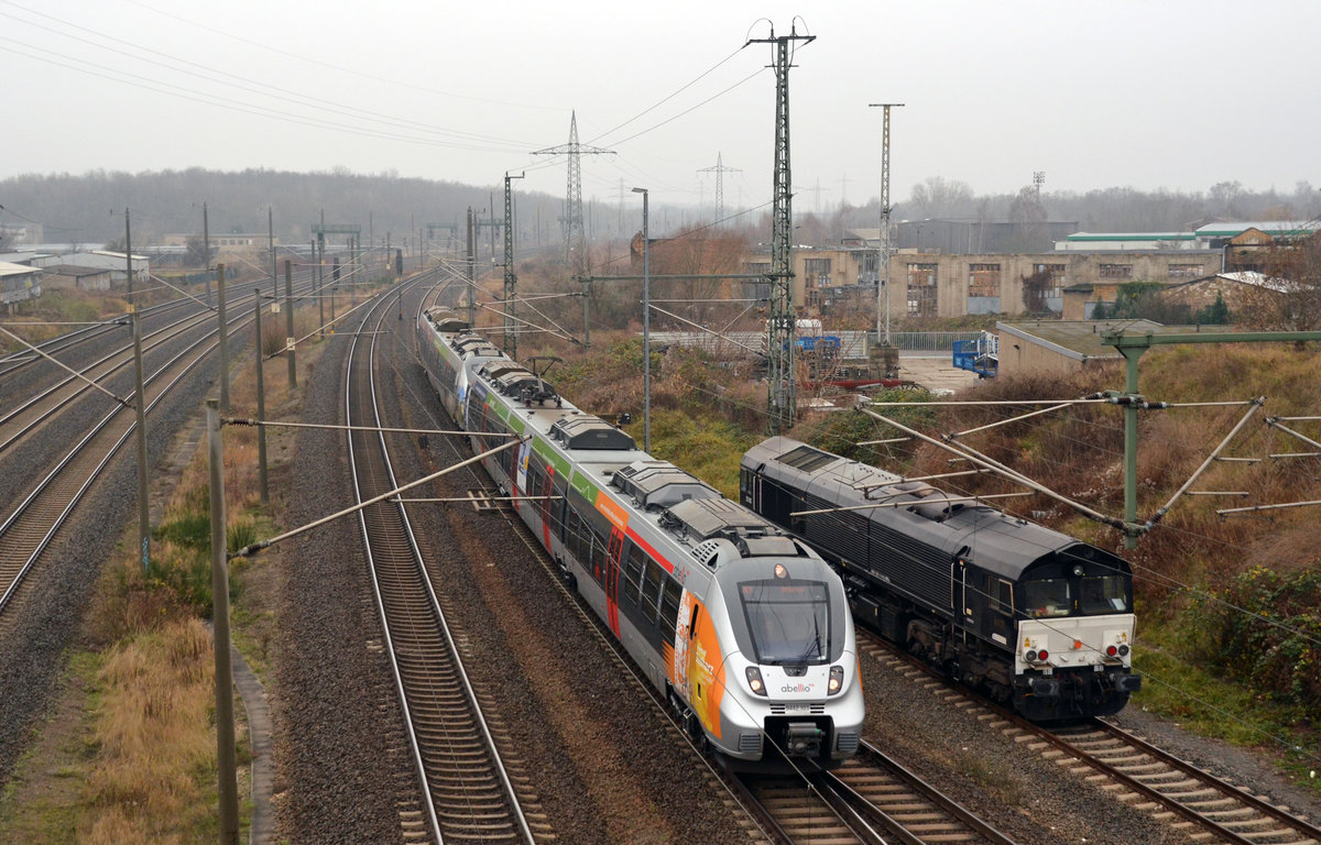 Am 02.12.17 erreicht 9442 103 aus Richtung Halle(S) kommend sein Ziel Bitterfeld. Seit dem Fahrplanwechsel enden die von Abellio gefahrenen Züge in Halle(S) und die neue S8 verkehrt nach Halle(S).
