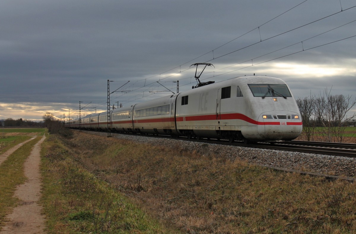 Am 03.01.2014 war 401 584-8  Bruchsal  als ICE 296 (Interlaken Ost - Berlin Ostbahnhof) gerade auf der KBS 703 zwischen Müllheim (Baden) und Buggingen in Richtung Norden unterwegs.
