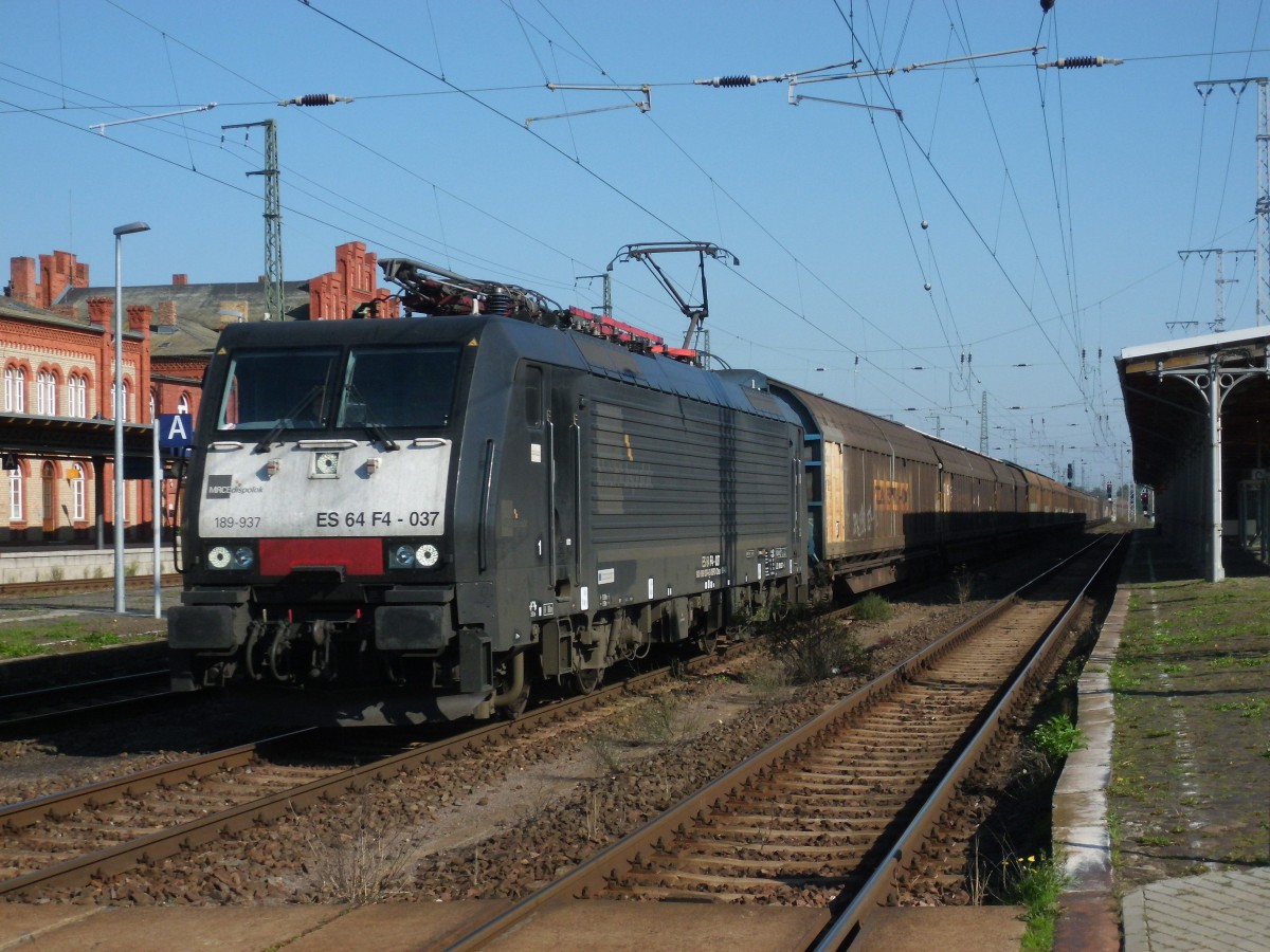 Am 04.10.2014 kam 189 937 mit einem Papierzug aus Richtung Magdeburg nach Stendal und fuhr weiter in Richtung Wittenberge.