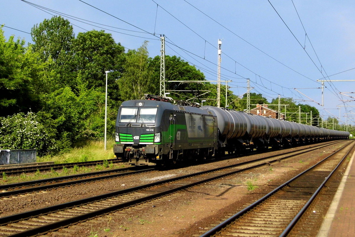 Am 05.06.2016 kam die 193 216-9 von der LTE Logistik (ELL) aus Richtung Magdeburg nach Niederndodeleben und fuhr weiter in Richtung Braunschweig .