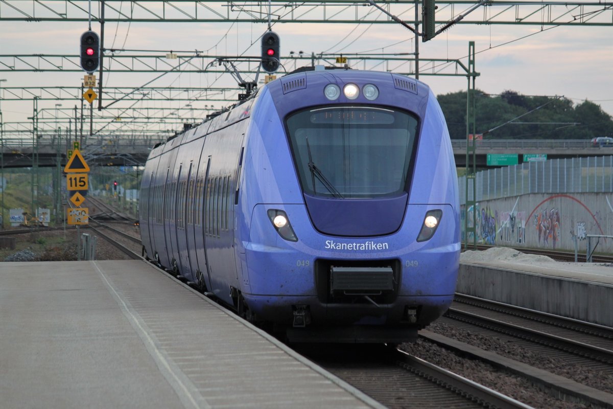 Am 07.07.2017 erreicht ein X61 von Skånetrafiken als Pågatåg den Bahnhof Malmö Syd.