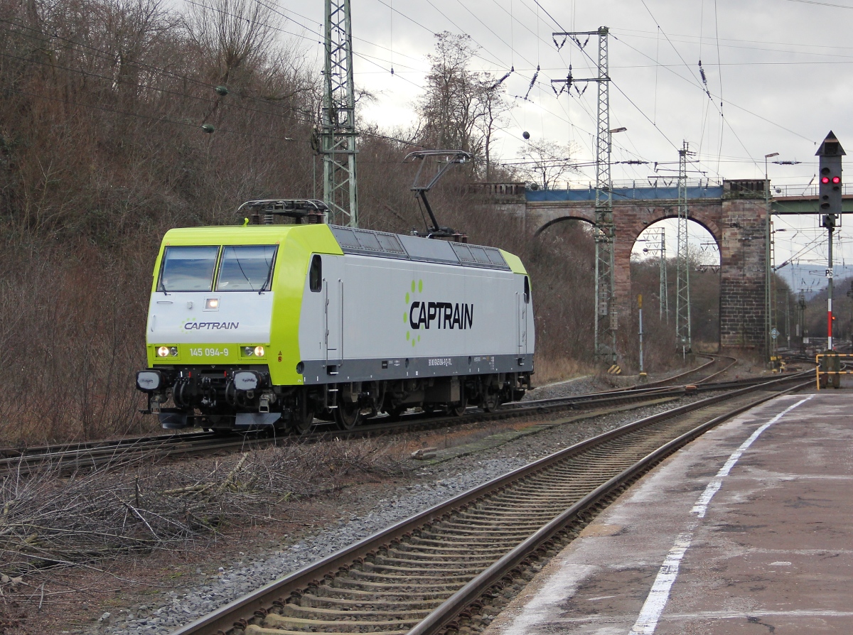 Am 10.01.2014 präsentierte sich 145 094-9 dann in Eichenberg im neuen Captrain Outfit. Sie fuhr als Tfzf aus Kassel kommend weiter gen Osten.