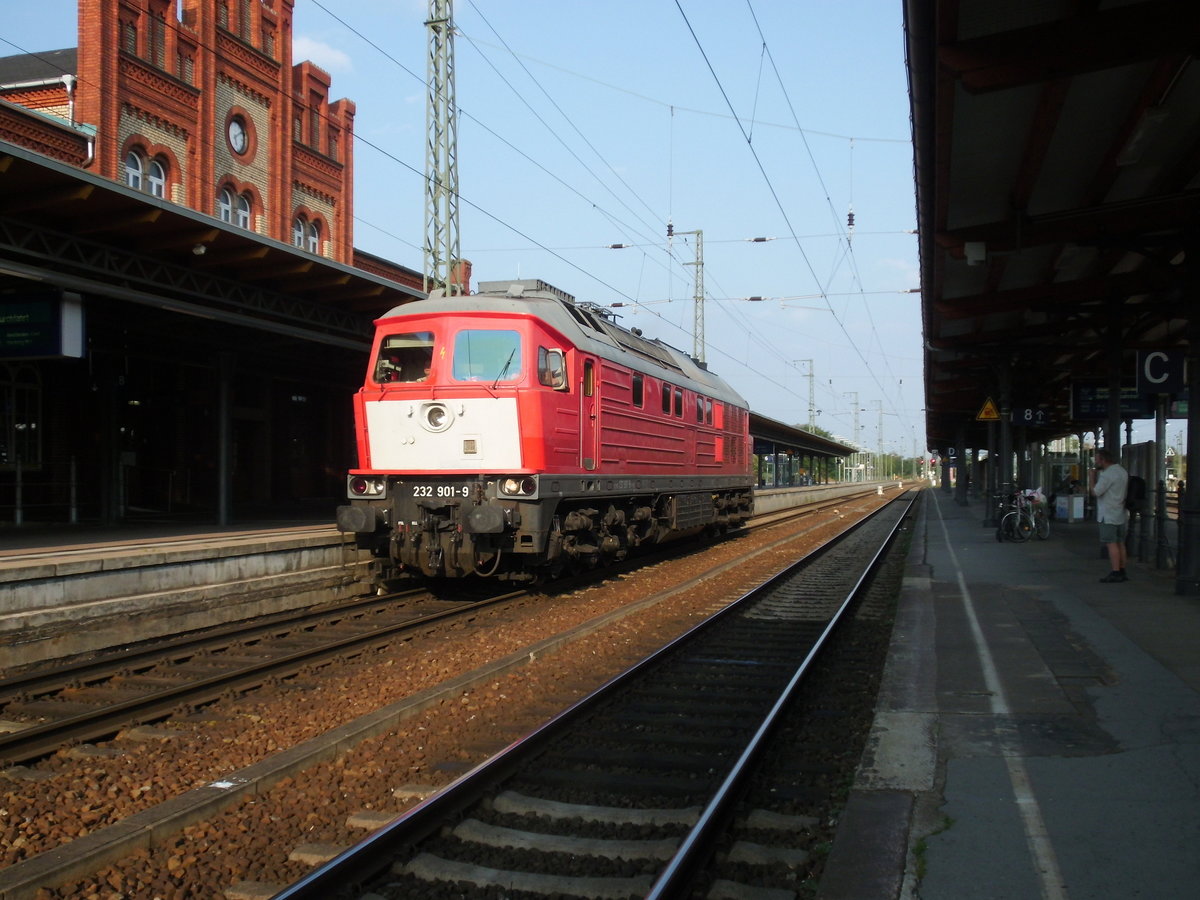Am 10.09.2016 kam die 232 901 Lz aus Richtung Berlin nach Stendal und fuhr weiter in Richtung Salzwedel. 