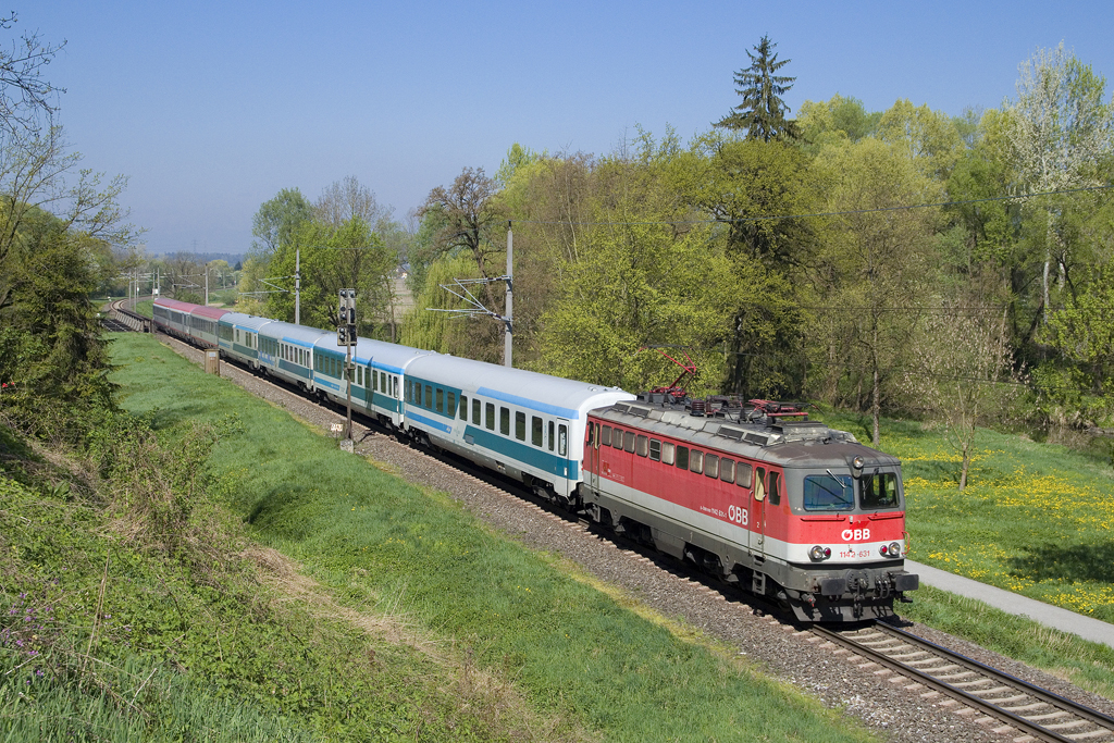 Am 12. April 2016 ist 1142 631 mit EC 151  Emona  bei Wildon unterwegs.