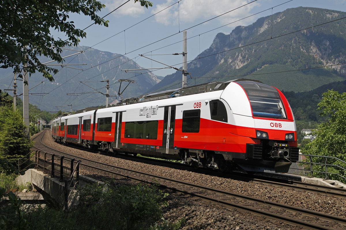 Am 12.06.2015 wurden mit Cityjet 4746 002 Probefahrten auf der Semmeringstrecke durchgeführt. Hier zu sehen nahe dem Bahnhof Payerbach-Reichenau.