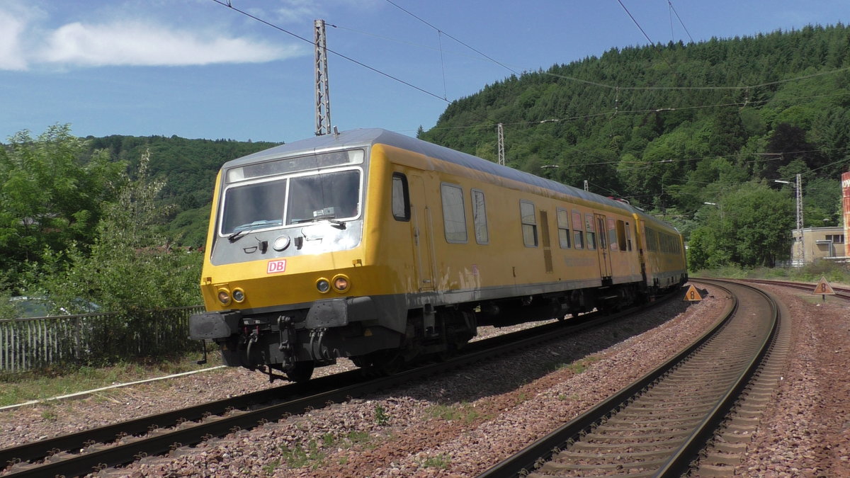 Am 13. Juni 2017 war ein Messzug mit Wittenberger Steuerwagen der DB Netz mit 120 502 (120 160-7) im Saar- und Moselraum unterwegs.
