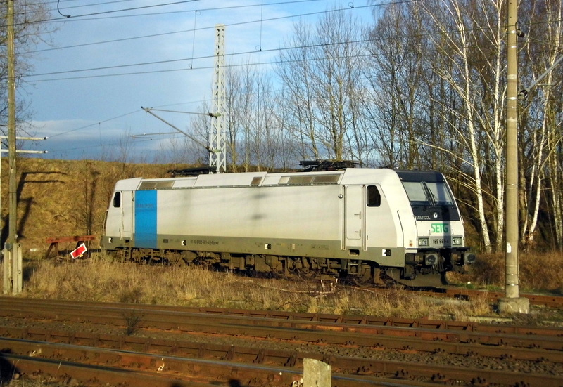 Am 13.01.2015 war die 185 681-4 von der SETG (Railpool) bei Borstel abgestellt .