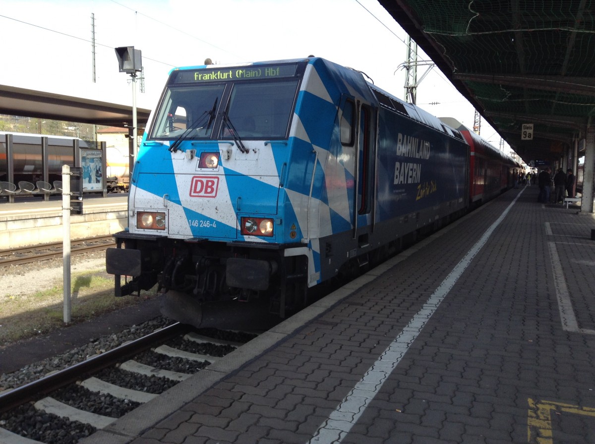 Am 14.04.2015 zog die Bahnland Bayern Br. 146 246 mal wieder einen Regional Express von Würzburg Hbf nach Frankfurt Hbf.