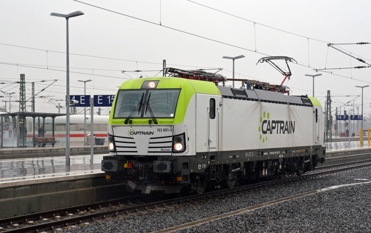 Am 15.10.15 erreichte 193 891 der zum Kopf machen den Leipziger Hbf. Der Vectron wird von der ITL an den Autozügen zwischen Tschechien und Leipzig eingesetzt.