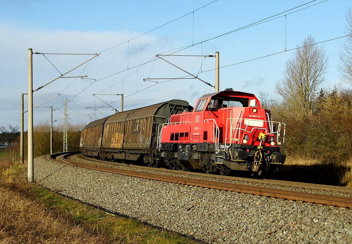 Am 16.01.2018 fuhr die 261 061-6 von DB Cargo Deutschland AG, von Niedergörne nach Stendal .