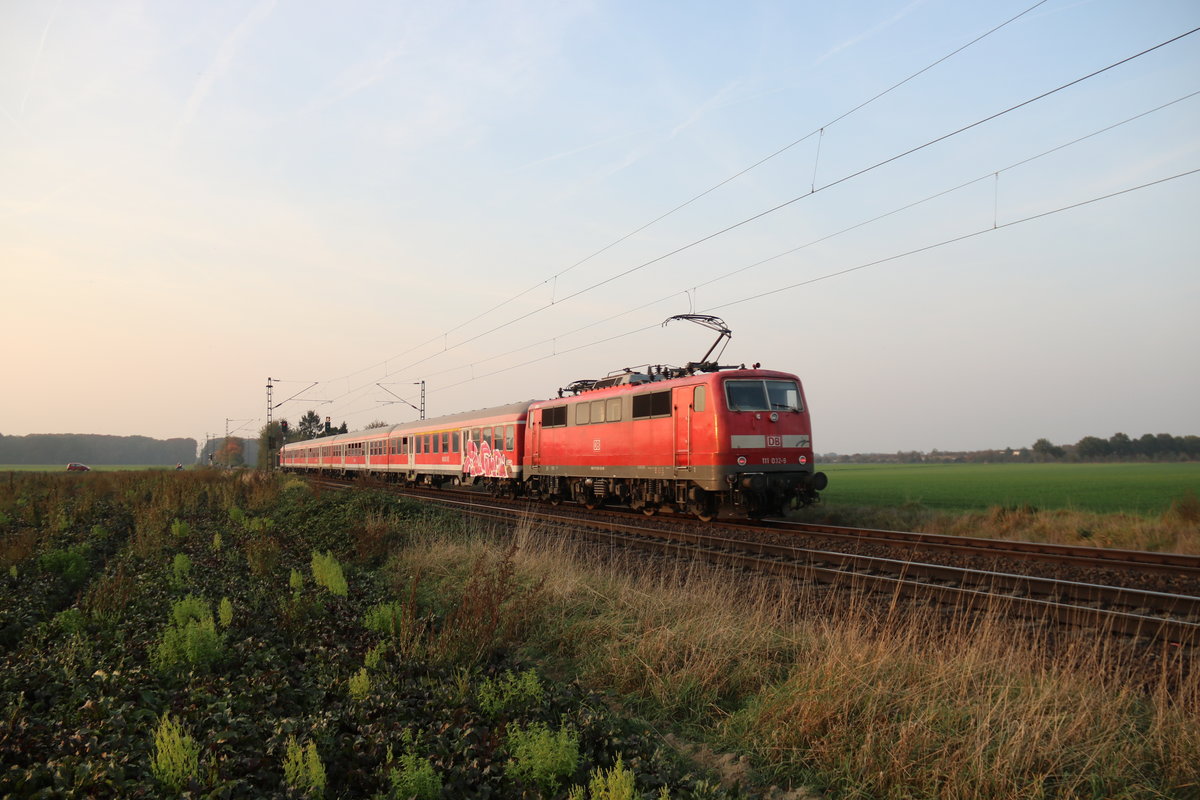 Am 17.10.18 machte sich 111 032 mit dem RE10838 auf den Weg nach Kaldenkirchen, die Aufnahme entstand kurz hinter Breyell