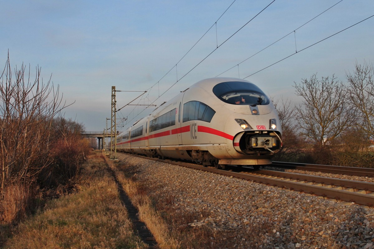 Am 18.01.2014 fuhr 403 525-9  Ravensburg  als ICE 1107 (Düsseldorf Hbf - Basel SBB) südlich von Buggingen seinem Zeil entgegen.
