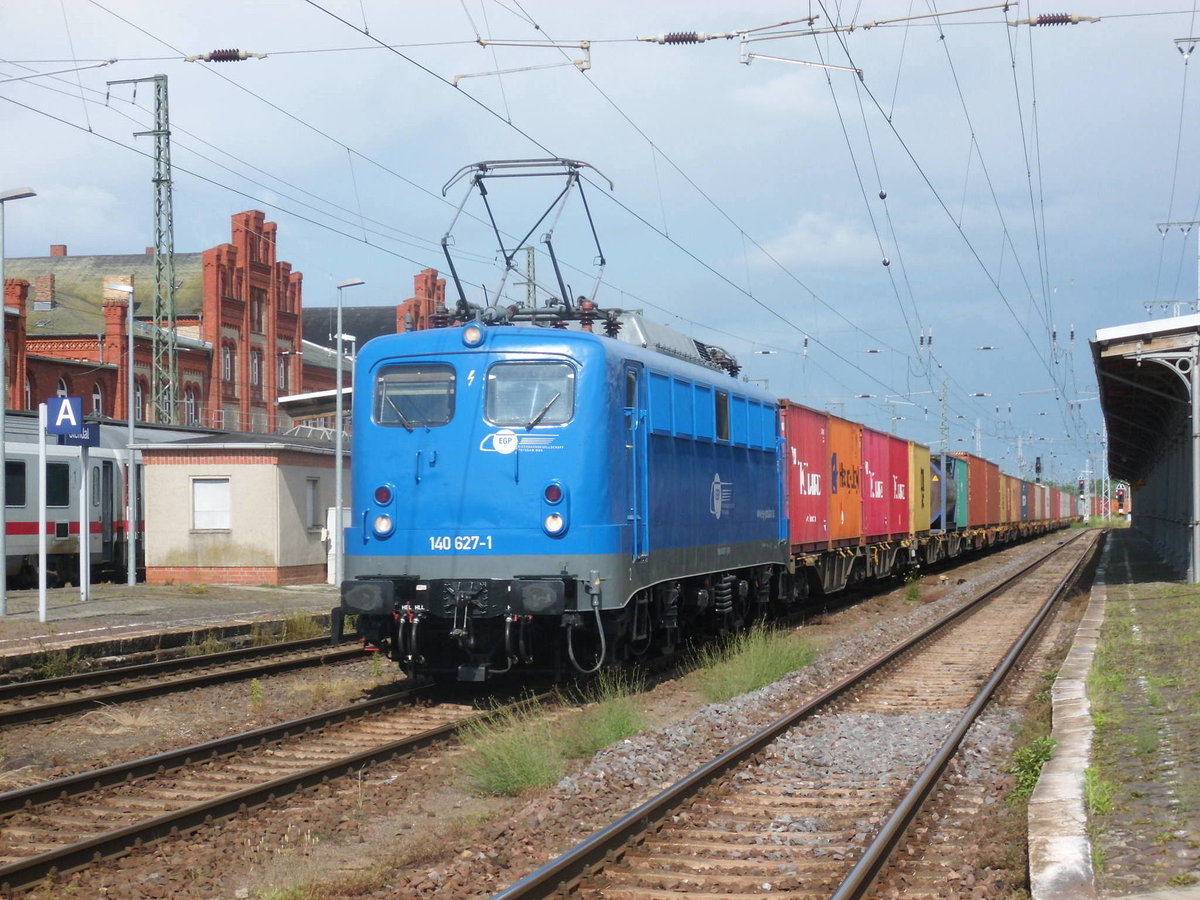 Am 18.06.2016 kam die neue 140 627 mit einem Containerzug aus Richtung Magdeburg nach Stendal und fuhr weiter nach Salzwedel.