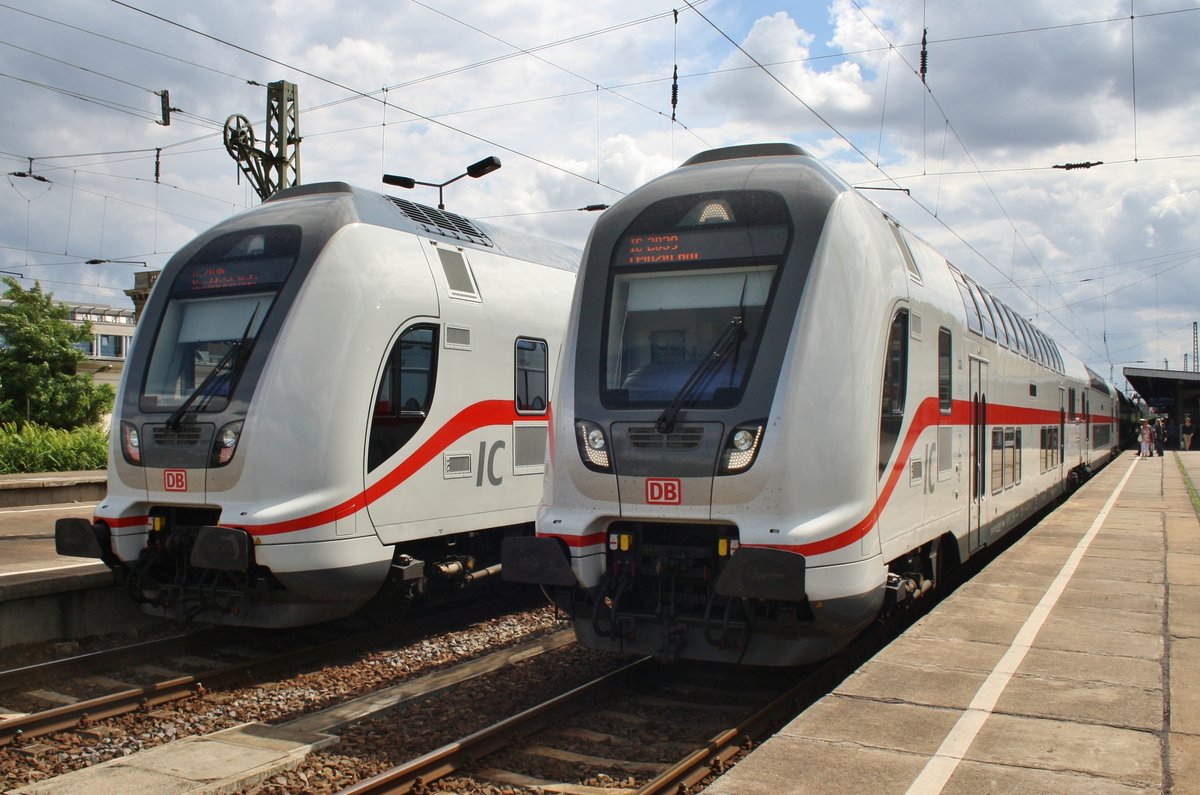 Am 1.8.2016 traf der IC2036 von Leipzig Hauptbahnhof nach Norddeich Mole mit 146 570-7 im Magdeburger Hauptbahnhof auf den IC2039 von Norddeich Mole nach Leipzig Hauptbahnhof mit 146 564-0.