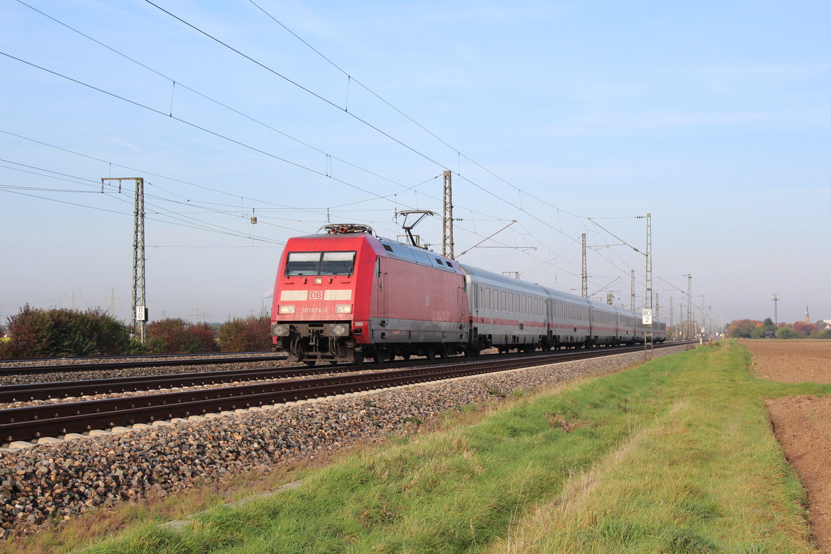 Am 19.10.2017 ist IC2271 nach Karlsruhe zwischen Mannheim und Heidelberg unterwegs.