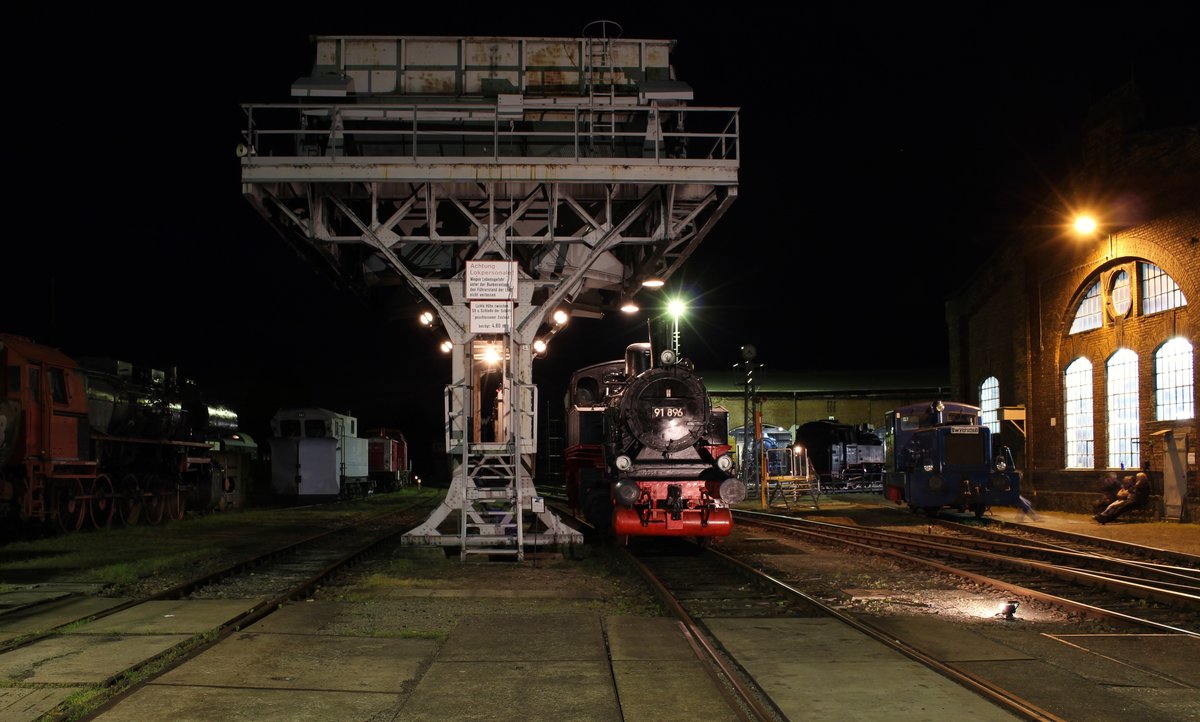 Am 20.05.17 war die Chemnitzer Museumsnacht.
Das SEM Chemnitz-Hilbersdorf machte auch mit.
Hier steht 91 896 unter dem Kohlehochbunker.