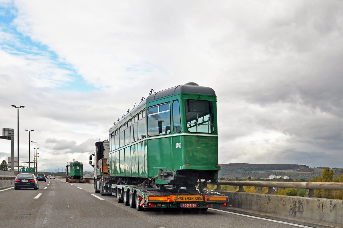Am 20.10.2016 wurden in der Hauptwerkstatt drei weitere Anhänger für die Reise nach Belgrad auf Lastwagen verladen. Die Fahrt führt über die Autobahn zur Grenze bei Weil am Rhein. Hier der Lastwagen mit dem B 1460.