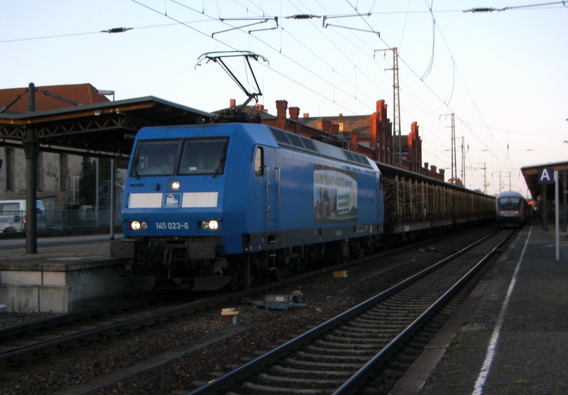 Am 22.06.2014 kam 145 023-6 von der Press aus Richtung Berlin nach Stendal und fuhr weiter in Richtung Bostel bei Stendal. 