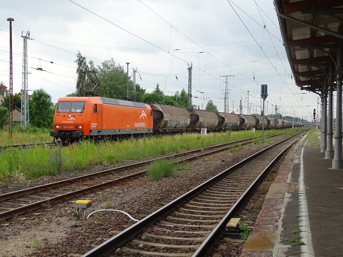 Am 24.06.2017 kam 145 CL-002 (145 082) mit einem Kohlestaubzug aus Richtung Hannover nach Stendal und fuhr weiter Richtung Berlin. 