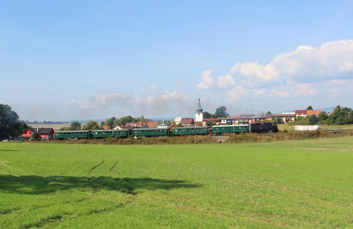Am 24.09.16 war in Cheb Tag der Eisenbahn. Es fuhren viele Sonderzüge von Cheb nach Aš, Karlovy Vary, Mariánské Lázně, Plesná und Luby u Chebu. Hier 423 041 (11312) in Třebeň.