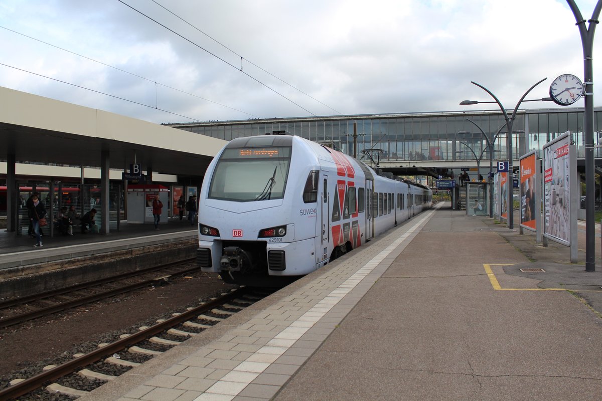 Am 25.10.2017 steht 429 101 im Hauptbahnhof von Heidelberg und wartet auf die Rückfahrt nach Mannheim.