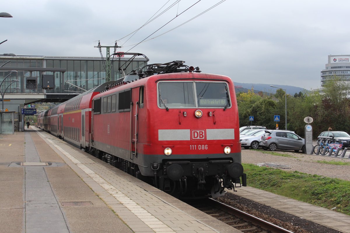 Am 25.10.2017 wird ein RE nach Frankfurt im Hauptbahnhof Heidelberg bereitgestellt.