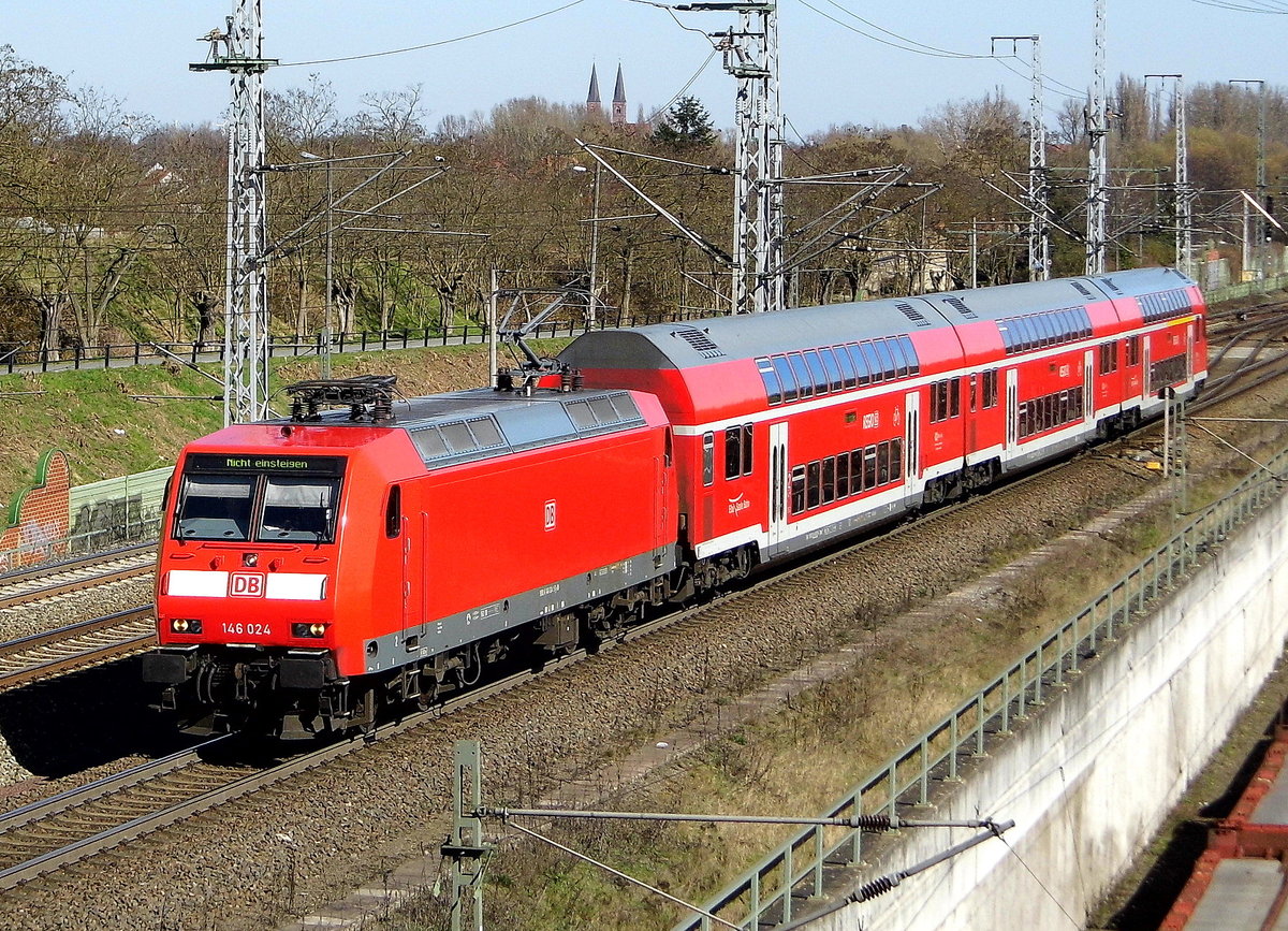 Am 27.03.2017 kam die 146 024 von der DB Regio , aus Richtung Stendal und fuhr weiter in Richtung Salzwedel. 