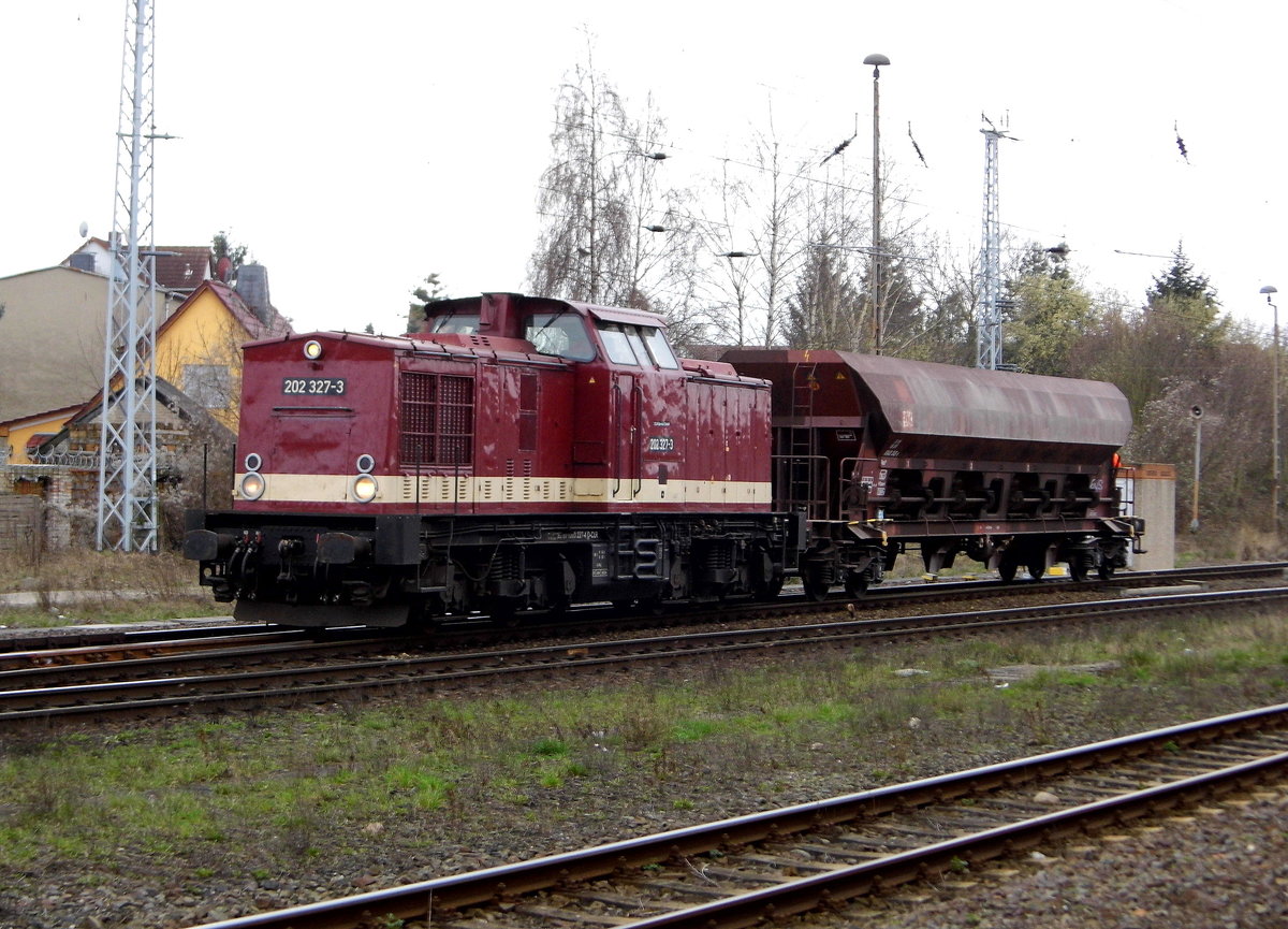 Am 29.03.2017 fuhr die 202 327-3 von der CLR - Cargo Logistik Rail-Service, von Stendal nach Magdeburg .