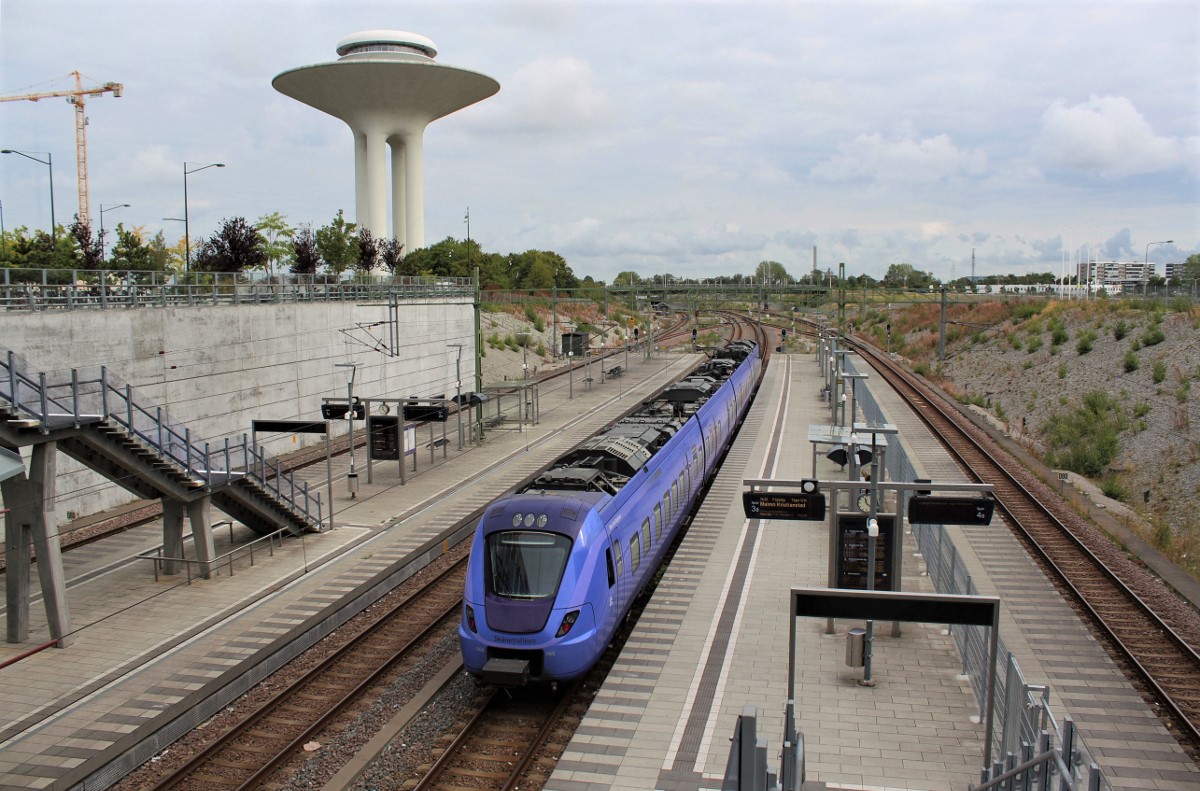 Am 29.08.2018 verlässt ein Pågatåg nach Kristianstad den Bahnhof Malmö Hyllie.